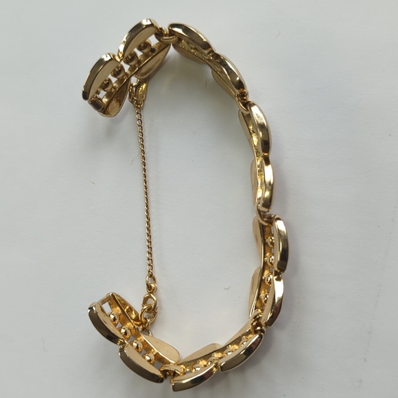 Vintage MONET Goldtone Bracelet Clasp - Picture 4 of 5